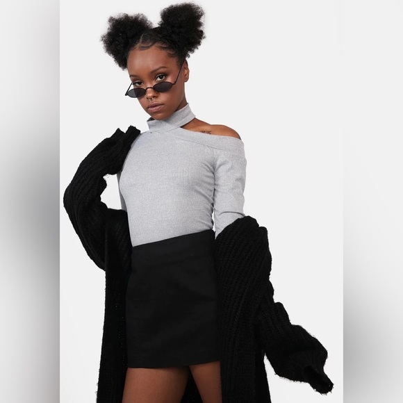 Brand New Shoulder Top - Picture 3 of 4